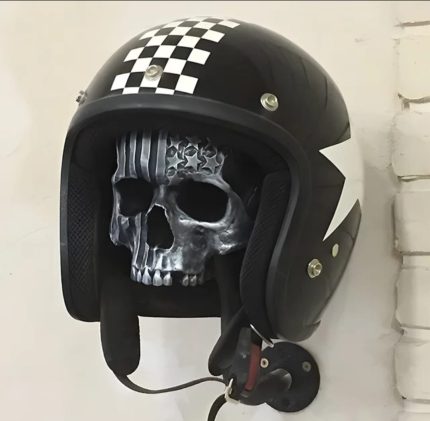 Antique Black Rotation horror easter wall mount helmet holder